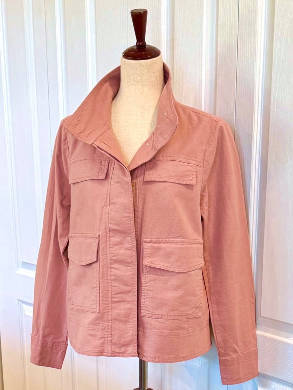Women's Sz Small, Classic Linen-Cotton 6-Pocket Cargo Jacket by Ann Taylor Loft